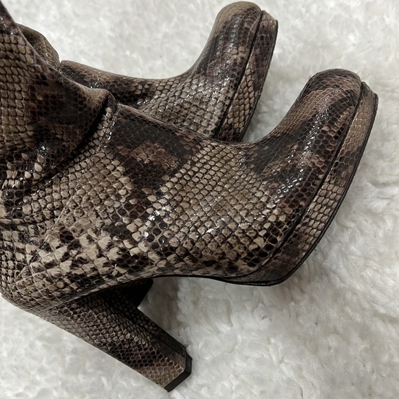 STUART WEITZMAN Knee High Python Effect Boots Sz 10 - Picture 4 of 6